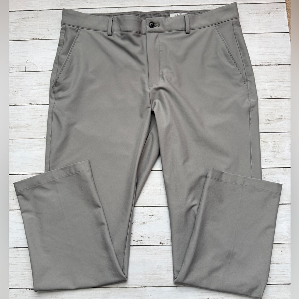 Greg Norman Golf Pants 36x29 Gray Performance Stretch Flat Front Shark Logo